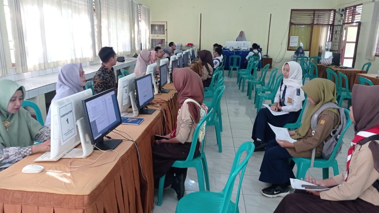 Pendaftaran SPMB Baru Dibuka, Beberapa Sekolah Sudah Penuh